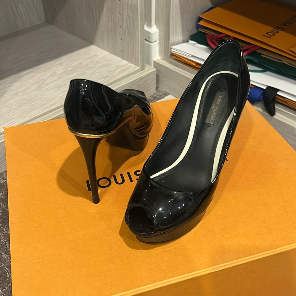 Louis Vuitton platform sandal , size 37.5